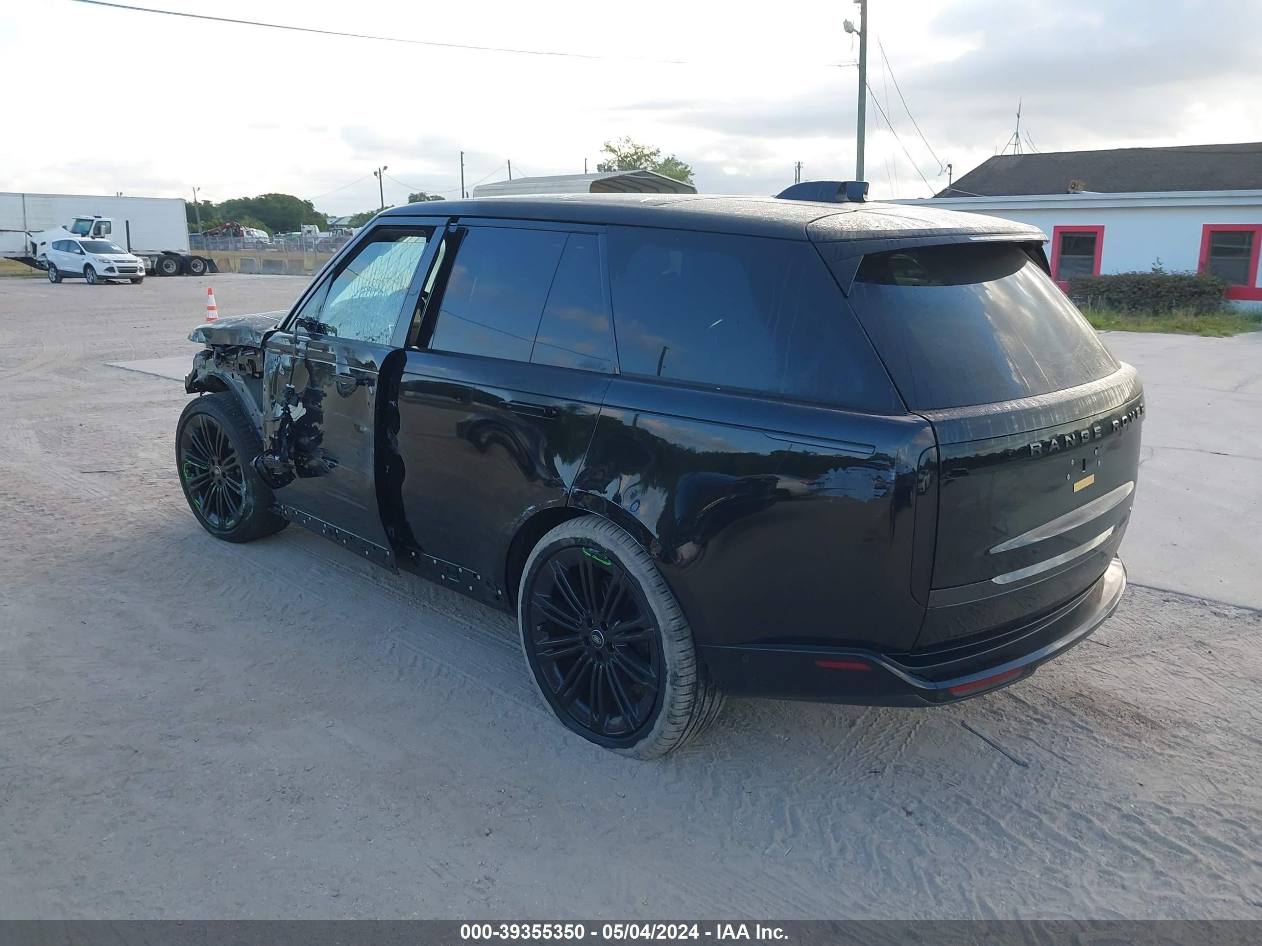 Photo 2 VIN: SALKP9FU3RA216556 - LAND ROVER RANGE ROVER 