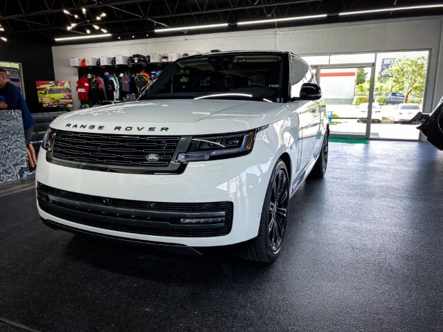 Photo 2 VIN: SALKP9FU9NA000000 - LAND ROVER RANGE ROVER 