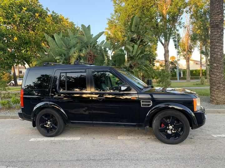 Photo 1 VIN: SALLAAA147A417107 - LAND-ROVER DISCOVERY 4X4 (FOUR WHEEL DRIVE). 