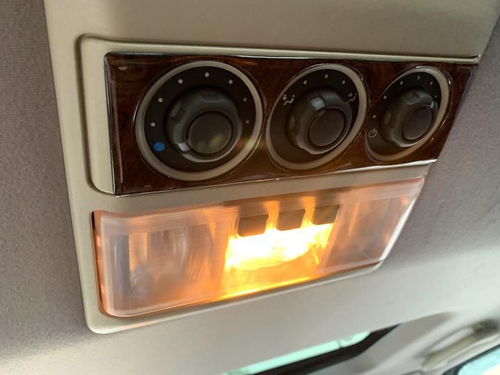 Photo 20 VIN: SALLAAA147A417107 - LAND-ROVER DISCOVERY 4X4 (FOUR WHEEL DRIVE). 