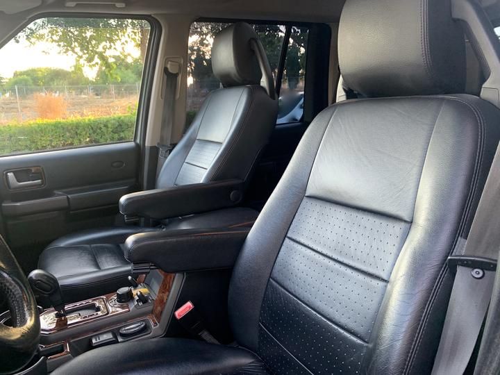 Photo 6 VIN: SALLAAA147A417107 - LAND-ROVER DISCOVERY 4X4 (FOUR WHEEL DRIVE). 