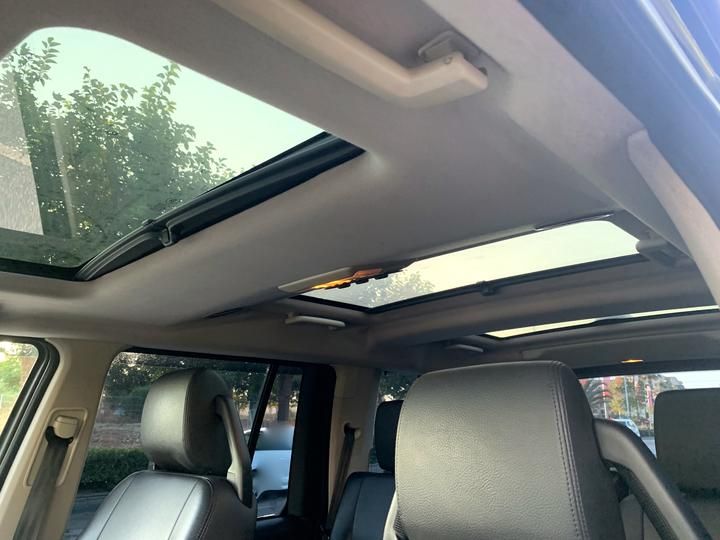 Photo 8 VIN: SALLAAA147A417107 - LAND-ROVER DISCOVERY 4X4 (FOUR WHEEL DRIVE). 