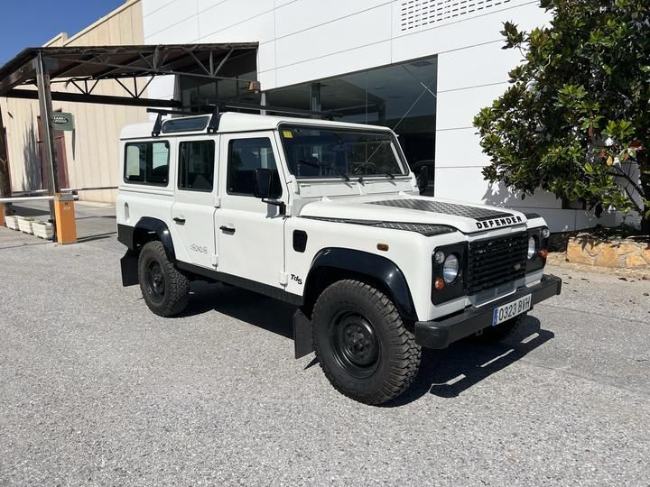 Photo 2 VIN: SALLDHM881A619766 - LAND ROVER DEFENDER 110 