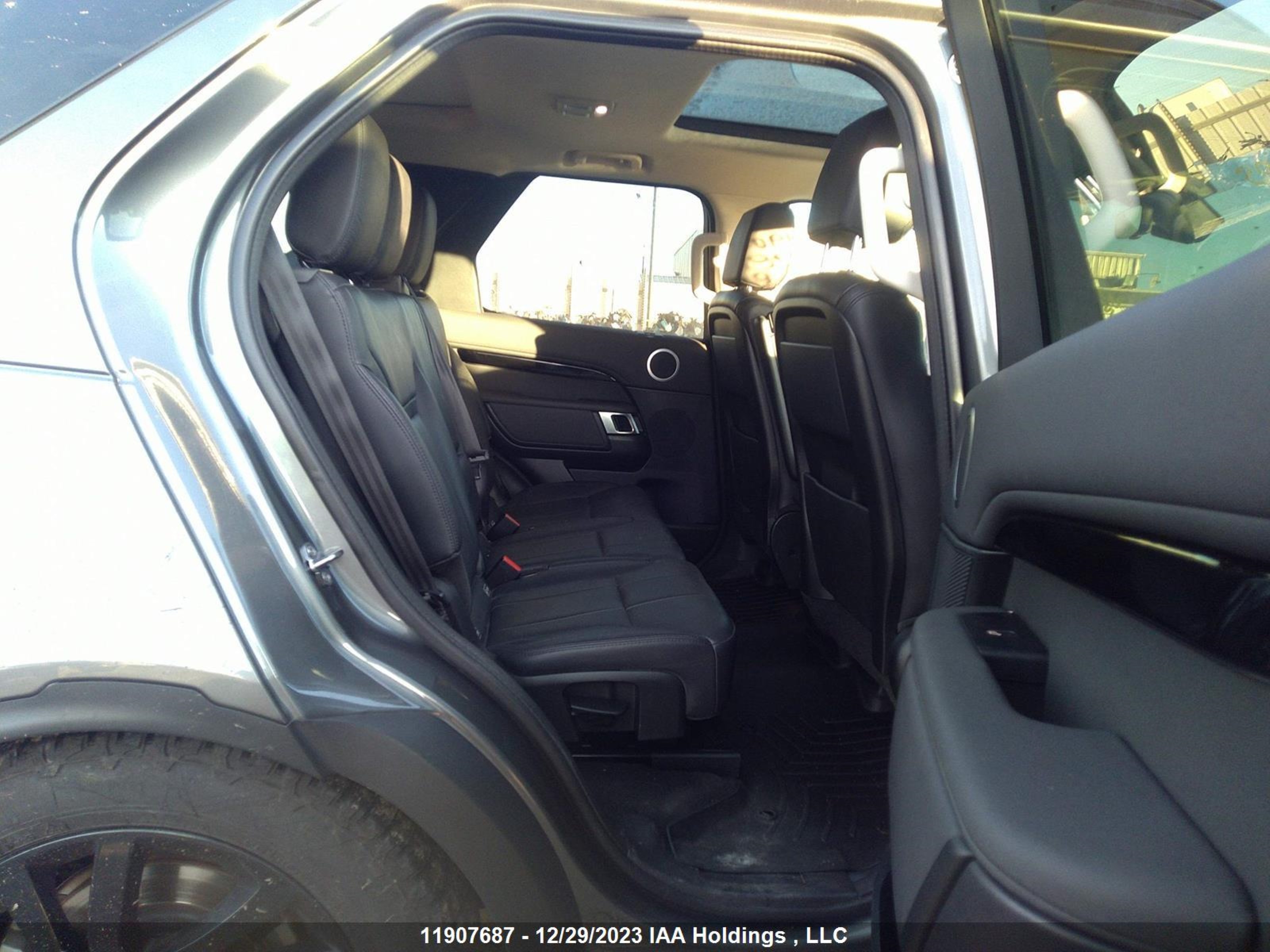 Photo 7 VIN: SALRG2RV2K2402356 - LAND ROVER DISCOVERY 