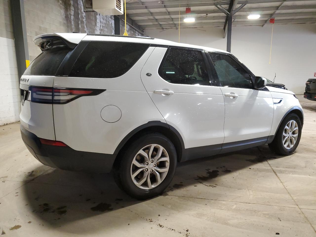 Photo 2 VIN: SALRG2RV4L2425302 - LAND ROVER DISCOVERY 