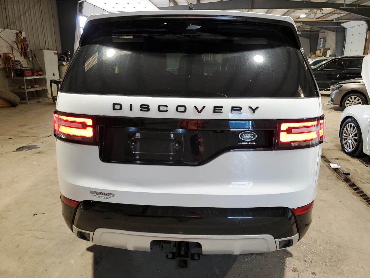 Photo 5 VIN: SALRT2RK2JA053317 - LAND ROVER DISCOVERY 