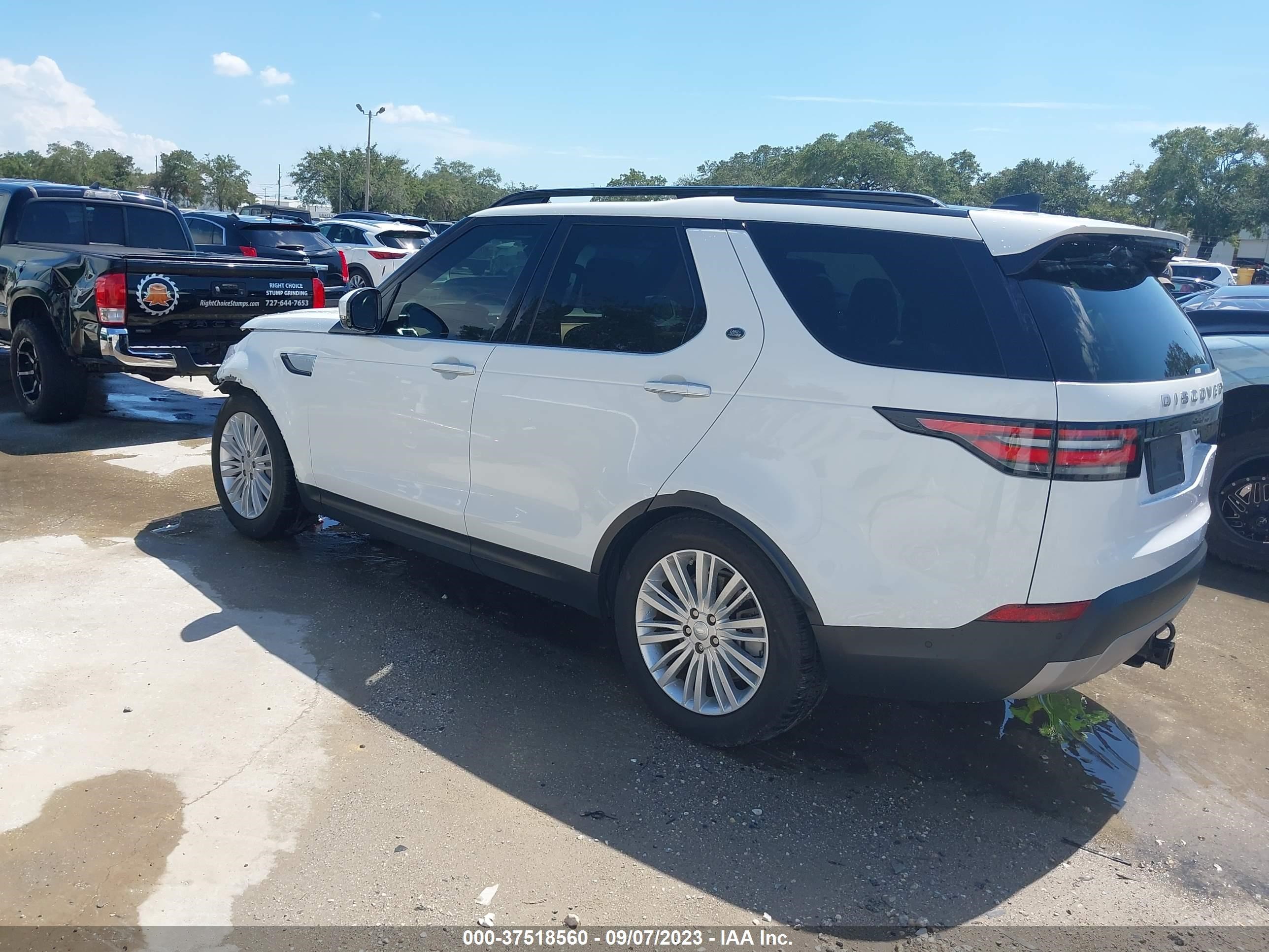 Photo 2 VIN: SALRT2RV9L2433634 - LAND-ROVER DISCOVERY 