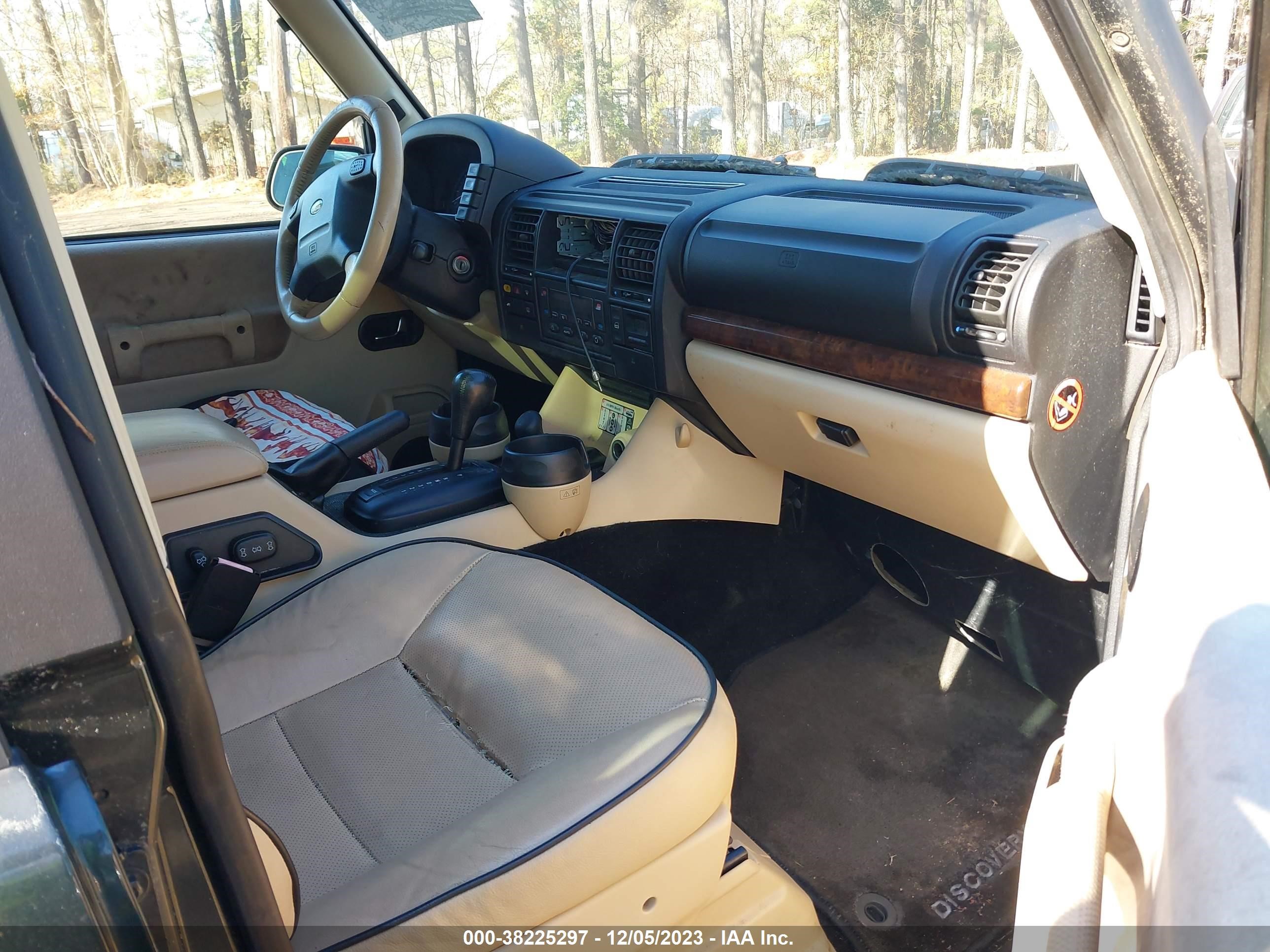 Photo 4 VIN: SALTP14453A774781 - LAND ROVER DISCOVERY 