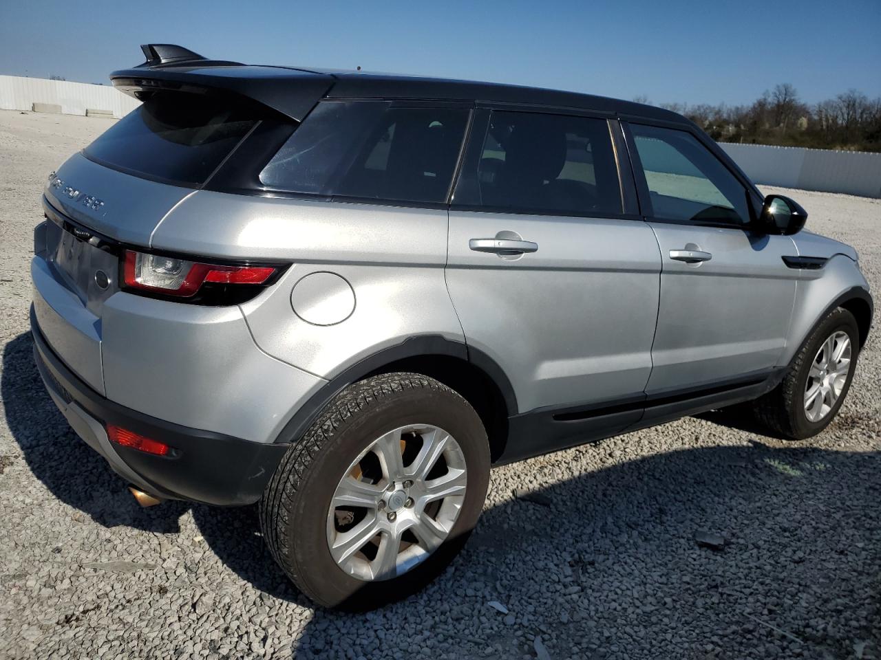 Photo 2 VIN: SALVP2BG5HH214995 - LAND ROVER RANGE ROVER 