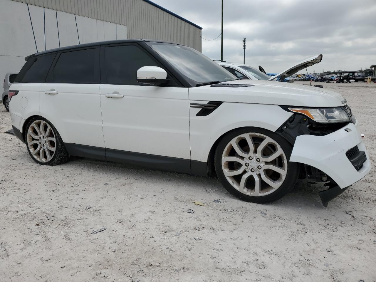 Photo 3 VIN: SALWG2KF7GA595977 - LAND ROVER RANGE ROVER 