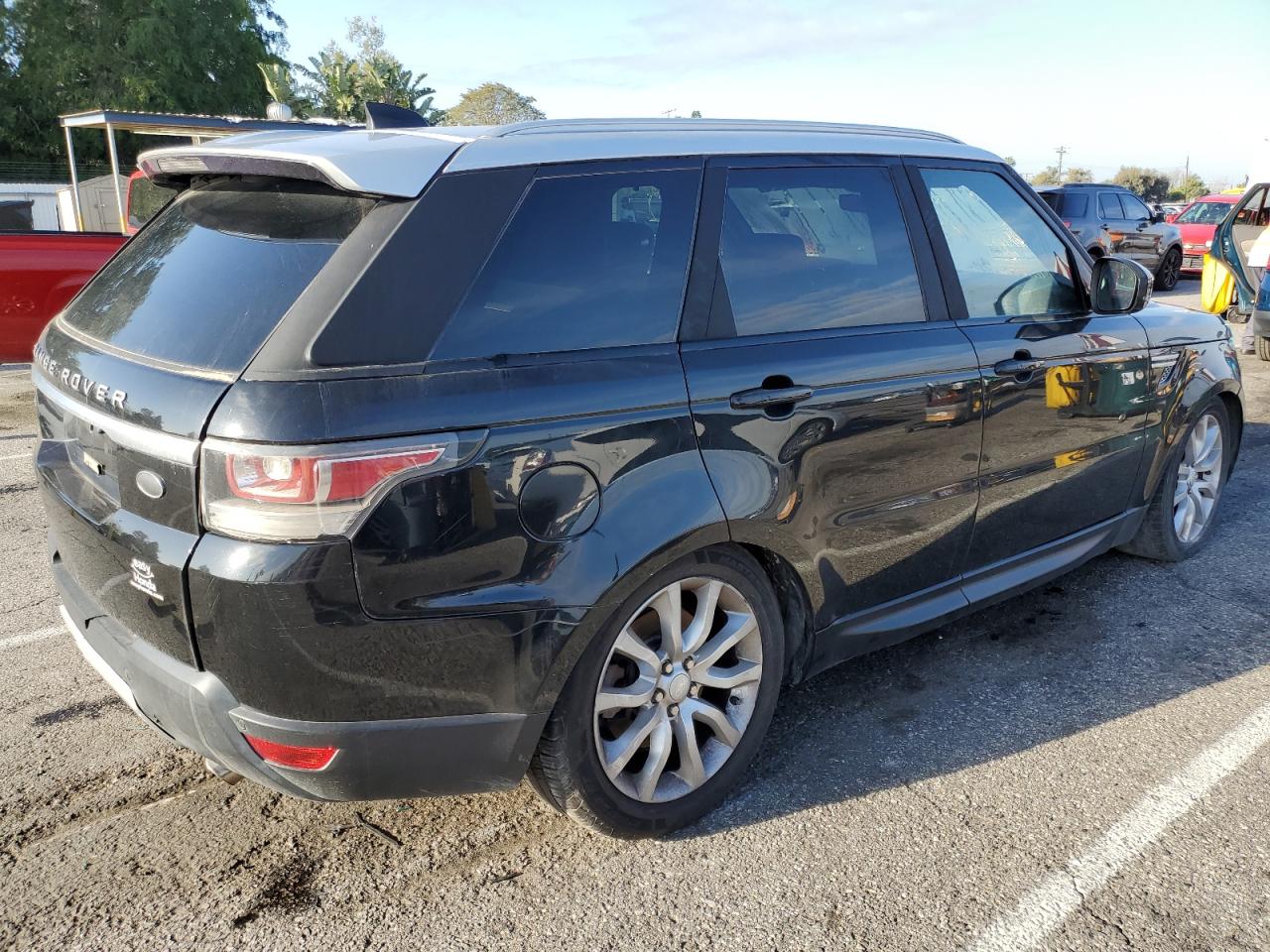 Photo 3 VIN: SALWR2FK4HA668614 - LAND ROVER RANGE ROVER SPORT 