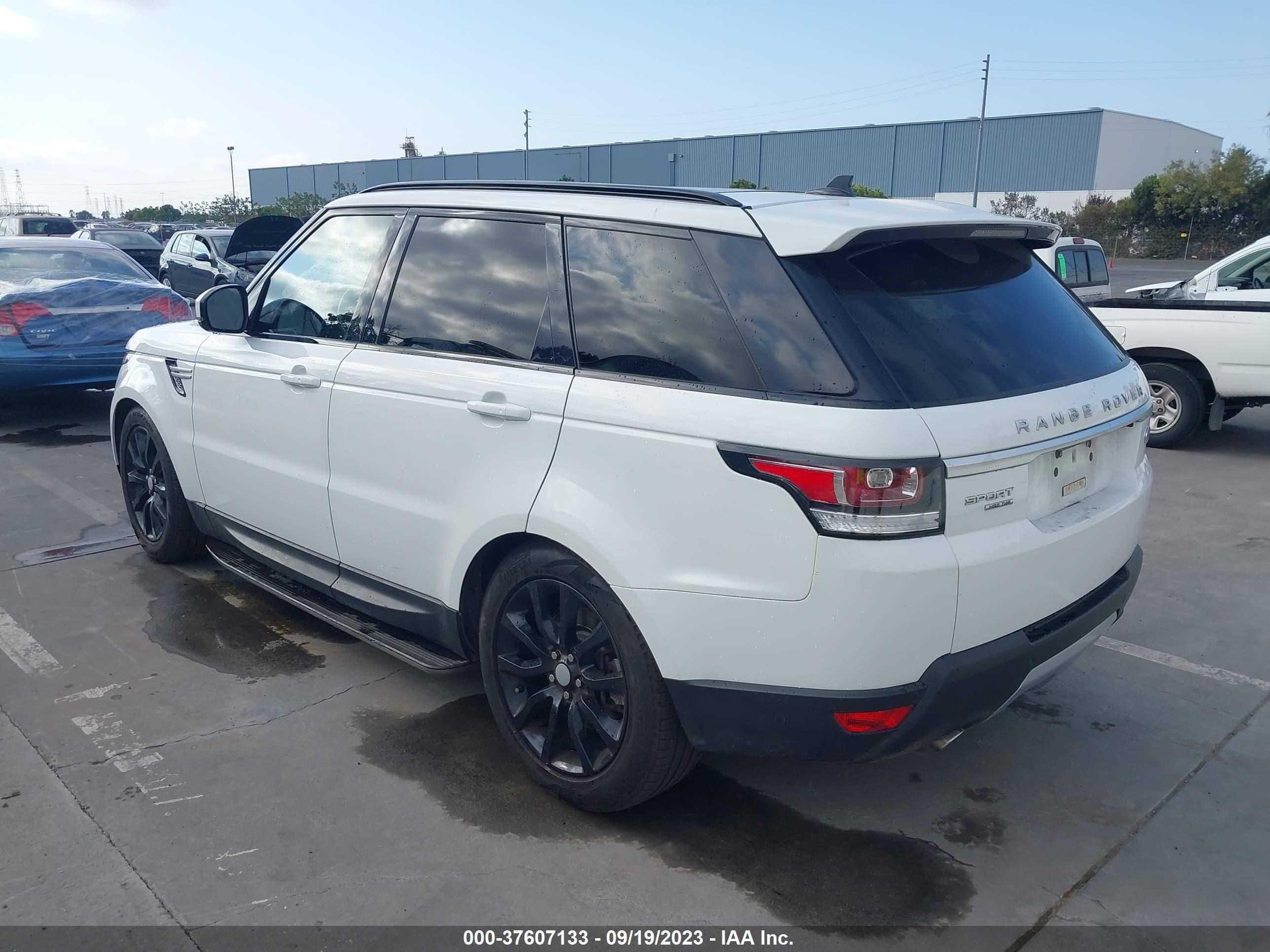 Photo 2 VIN: SALWR2KFXGA103579 - LAND ROVER RANGE ROVER SPORT 