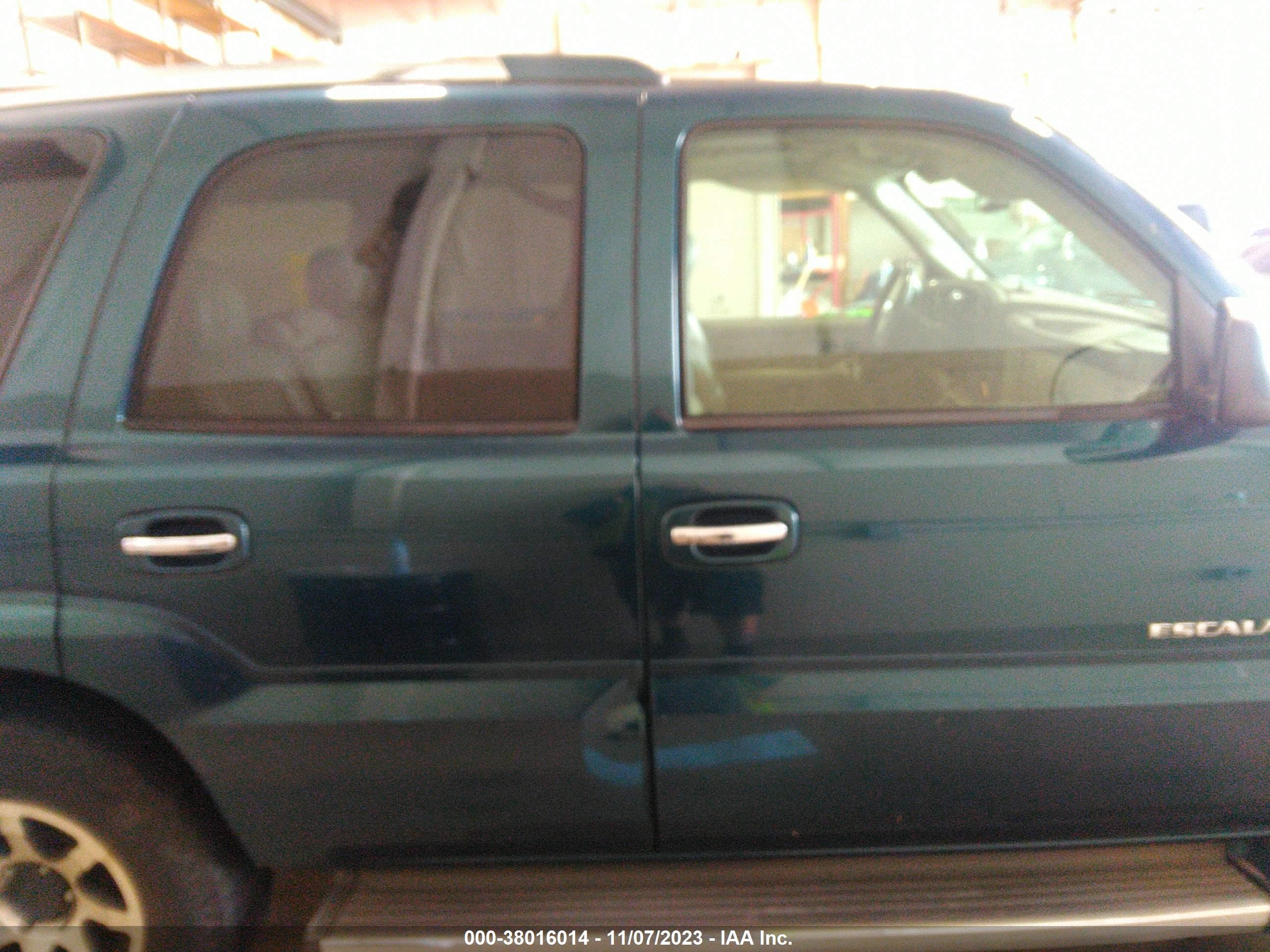 Photo 12 VIN: SALWR2PF6GA118489 - CADILLAC ESCALADE 