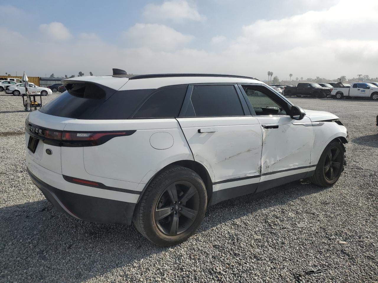 Photo 2 VIN: SALYB2RV6JA756461 - LAND ROVER RANGE ROVER 