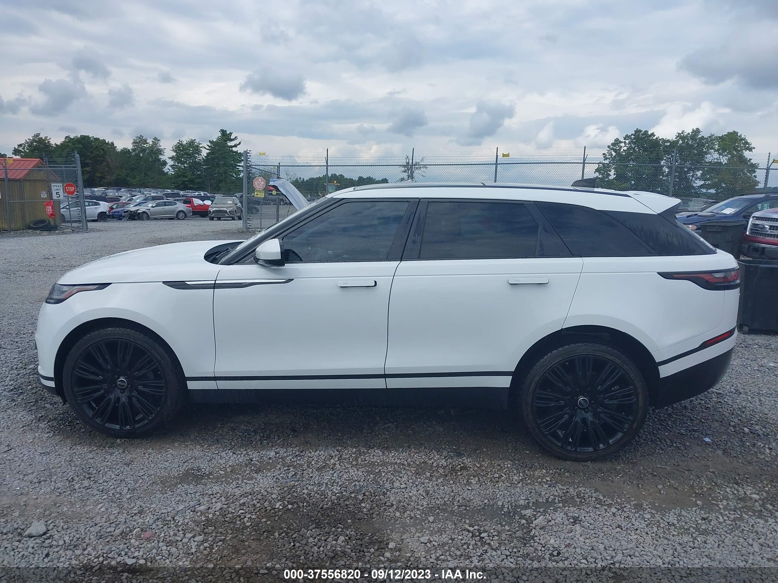 Photo 12 VIN: SALYB2RV9JA726807 - LAND ROVER RANGE ROVER VELAR 