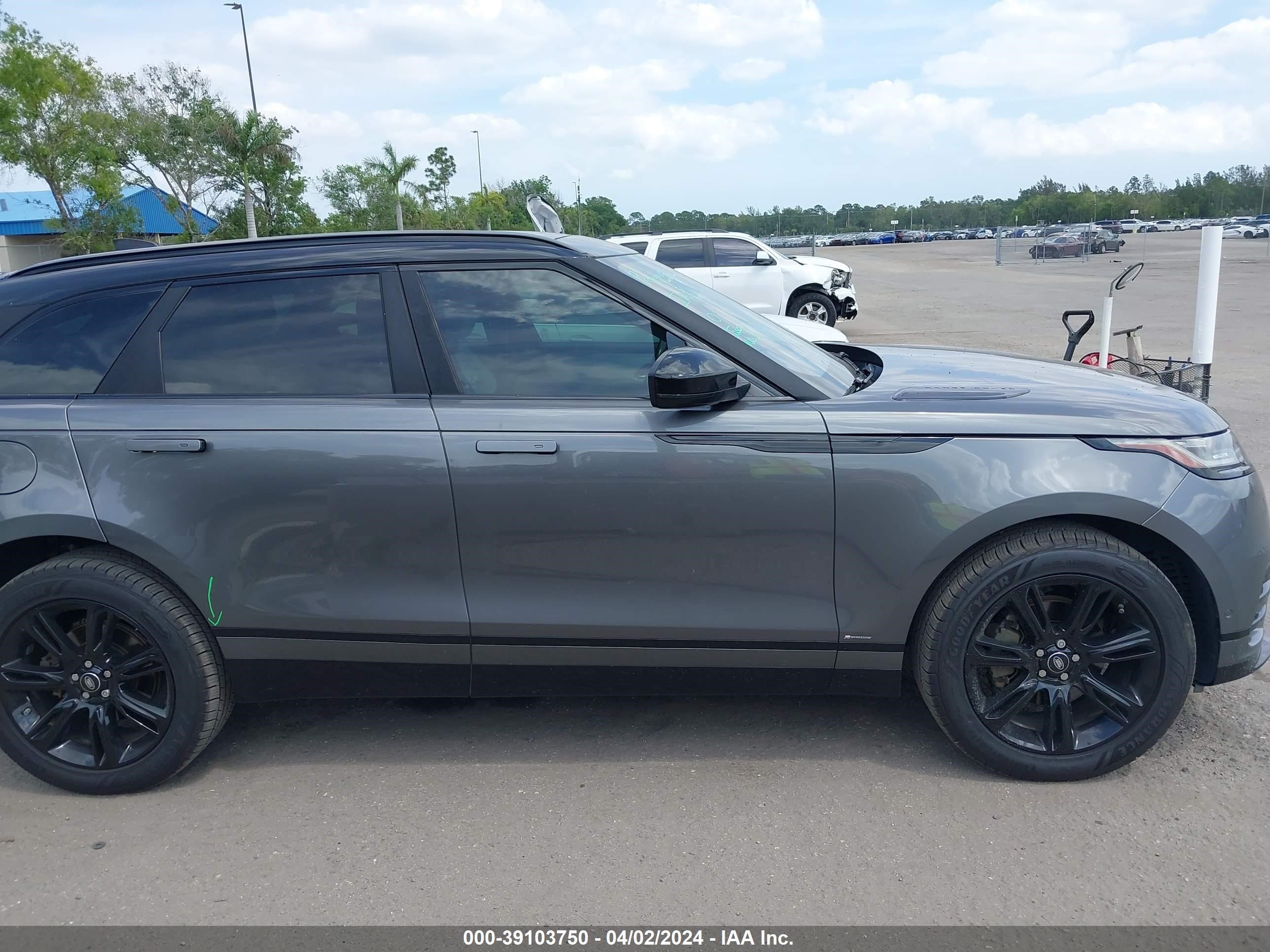 Photo 13 VIN: SALYL2RX3JA738904 - LAND ROVER RANGE ROVER VELAR 