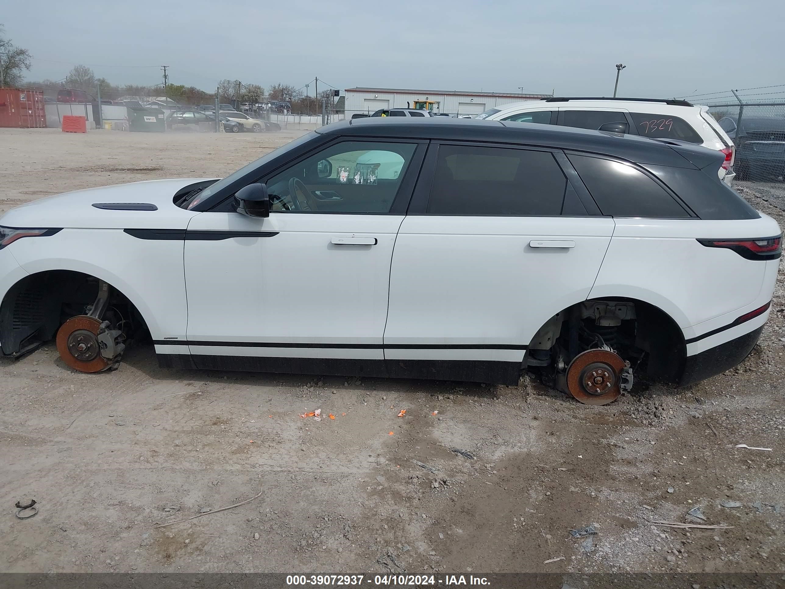 Photo 13 VIN: SALYM2RN9JA734836 - LAND ROVER RANGE ROVER VELAR 