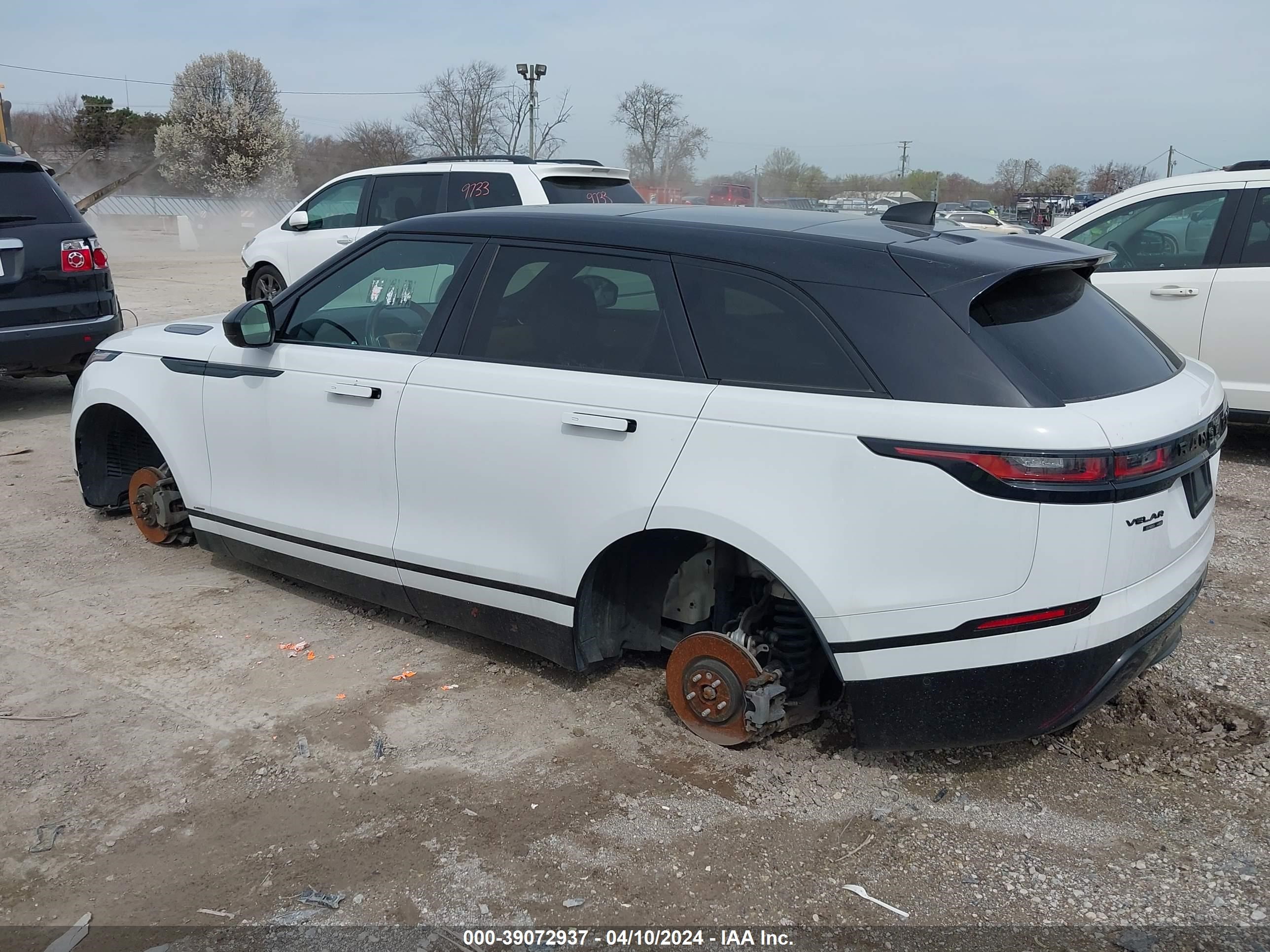 Photo 2 VIN: SALYM2RN9JA734836 - LAND ROVER RANGE ROVER VELAR 