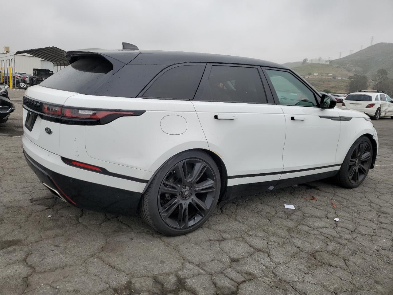 Photo 2 VIN: SALYT2EU1NA329141 - LAND ROVER RANGE ROVER 