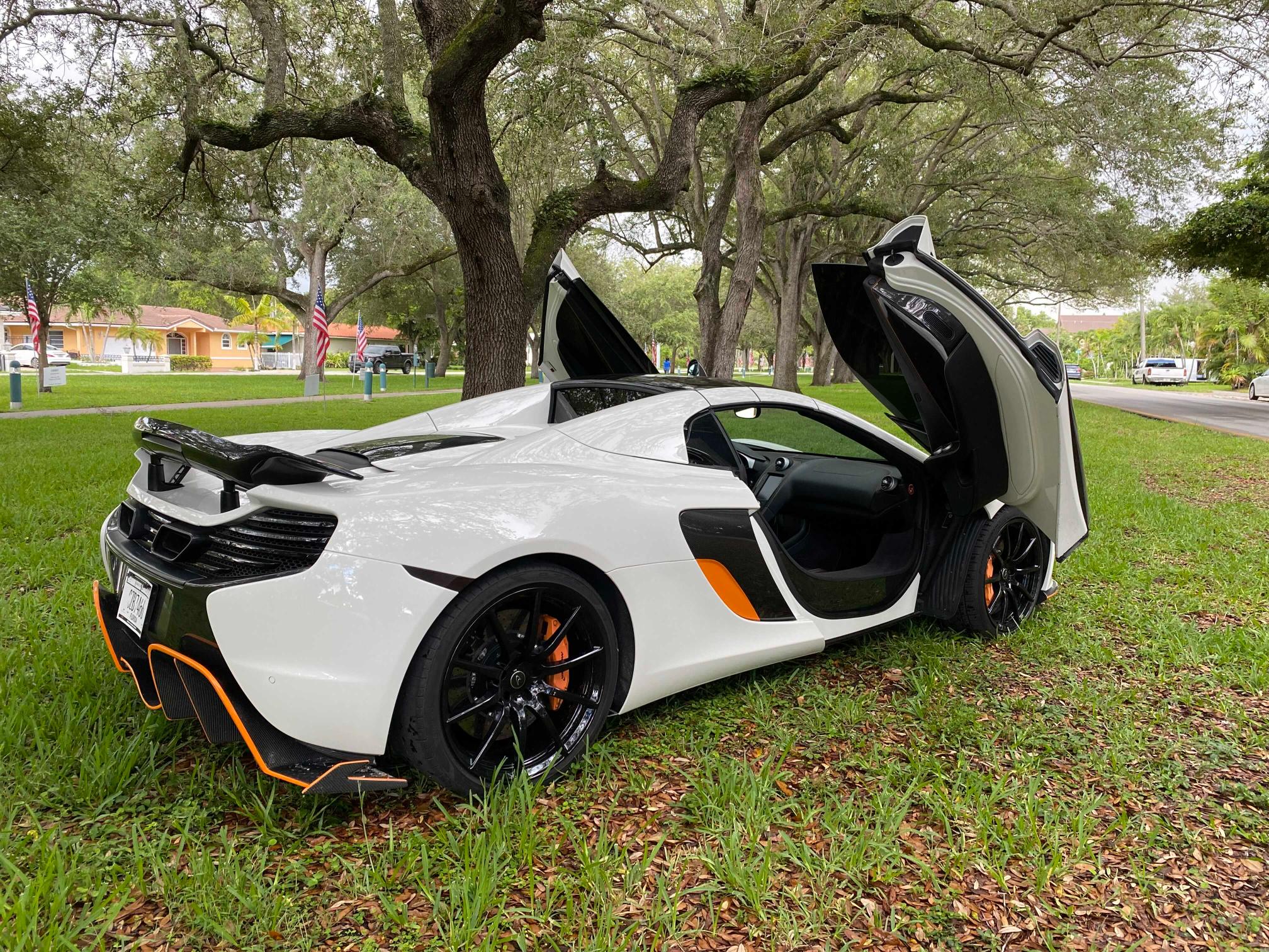 Photo 3 VIN: SBM11FAA4GW005759 - MCLAREN AUTOMOTIVE 650S SPIDE 