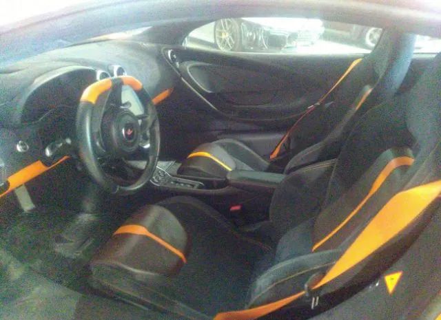 Photo 4 VIN: SBM13DAA7GW000828 - MCLAREN 570S 