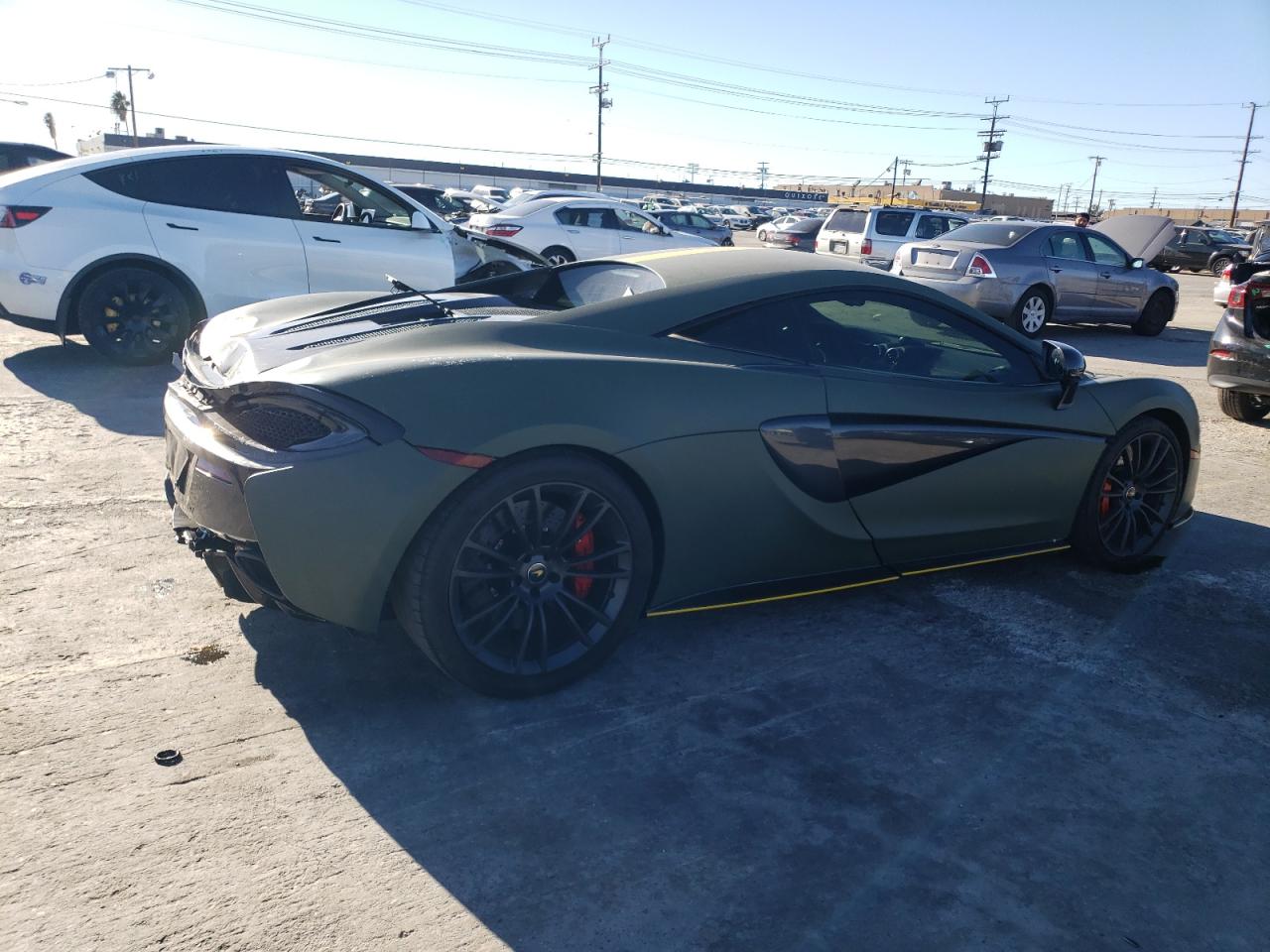 Photo 2 VIN: SBM13DAA8HW002105 - MCLAREN 570S 