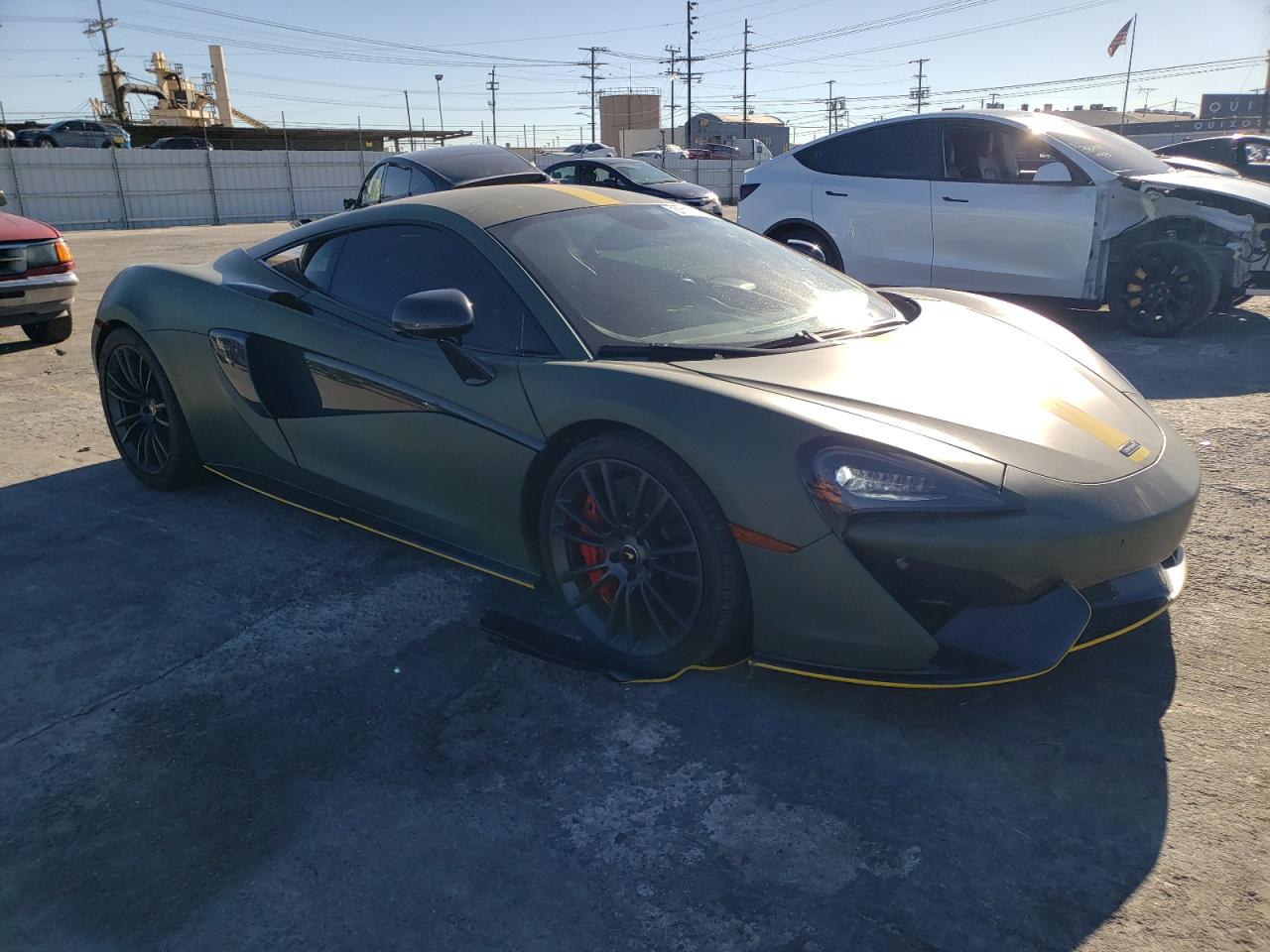 Photo 3 VIN: SBM13DAA8HW002105 - MCLAREN 570S 