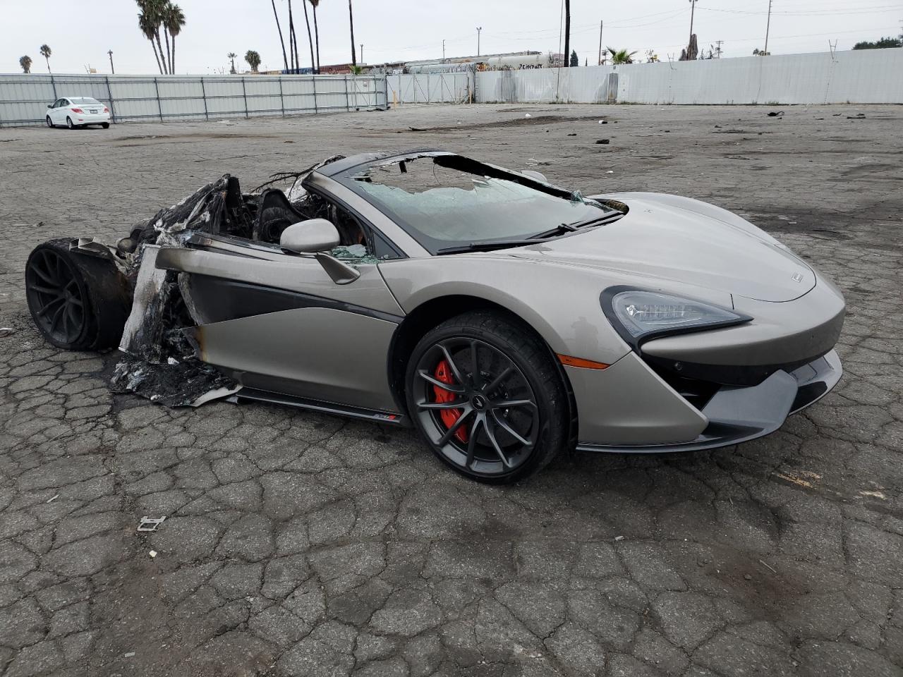 Photo 3 VIN: SBM13FAA8KW006271 - MCLAREN 570S 