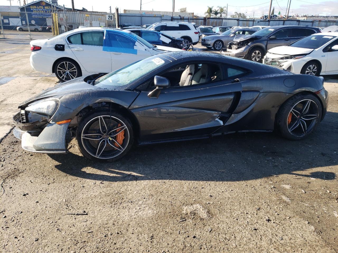 Photo 1 VIN: SBM13GAA0JW005619 - MCLAREN 570GT 