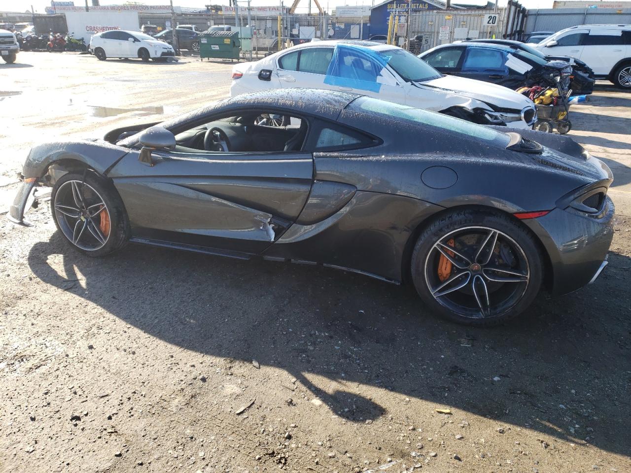 Photo 2 VIN: SBM13GAA0JW005619 - MCLAREN 570GT 