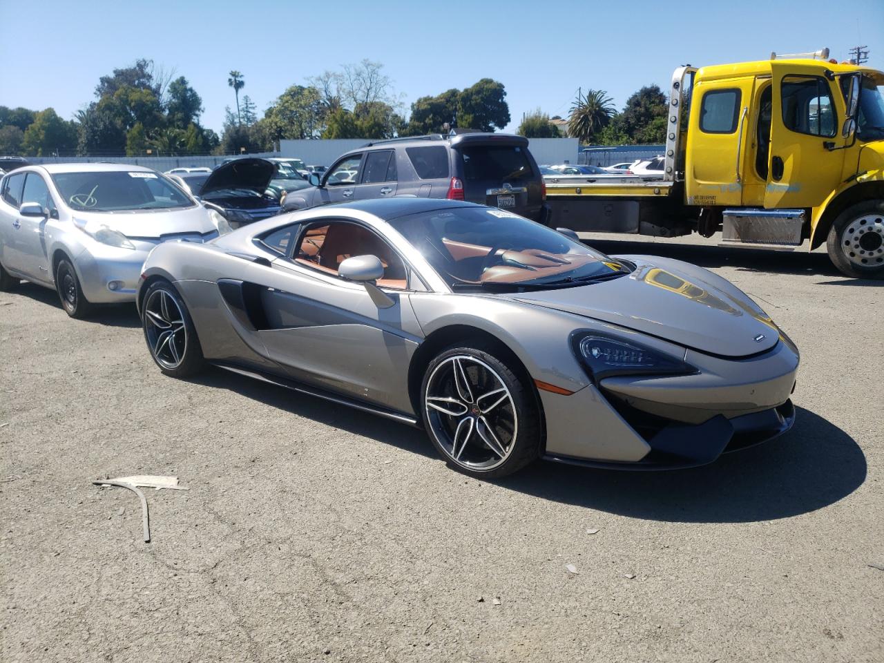 Photo 3 VIN: SBM13GAA1HW003064 - MCLAREN 570GT 