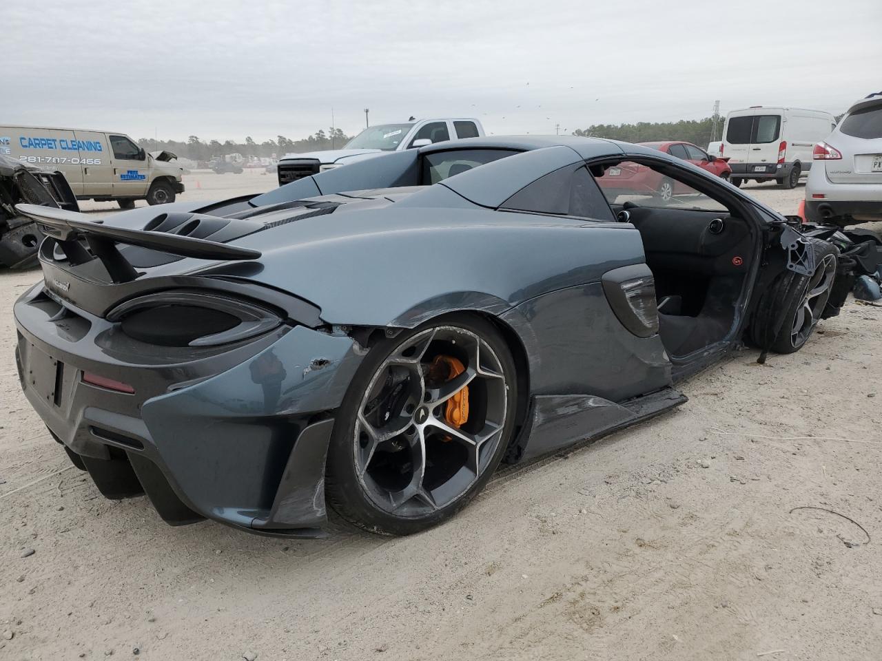 Photo 2 VIN: SBM13SAA8LW008421 - MCLAREN 600LT 