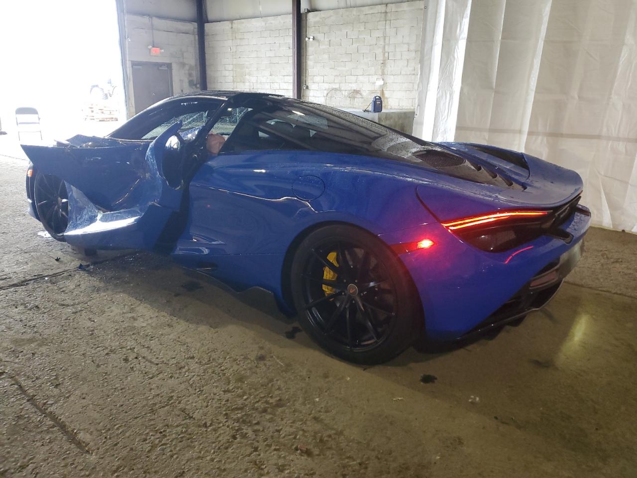 Photo 1 VIN: SBM14DCA1JW000261 - MCLAREN 720S 