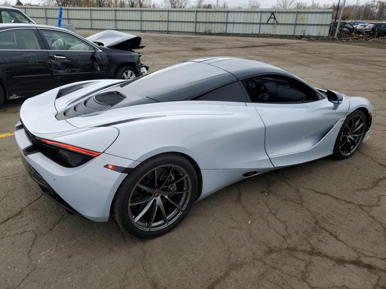 Photo 2 VIN: SBM14DCA2JW000267 - MCLAREN 720S 