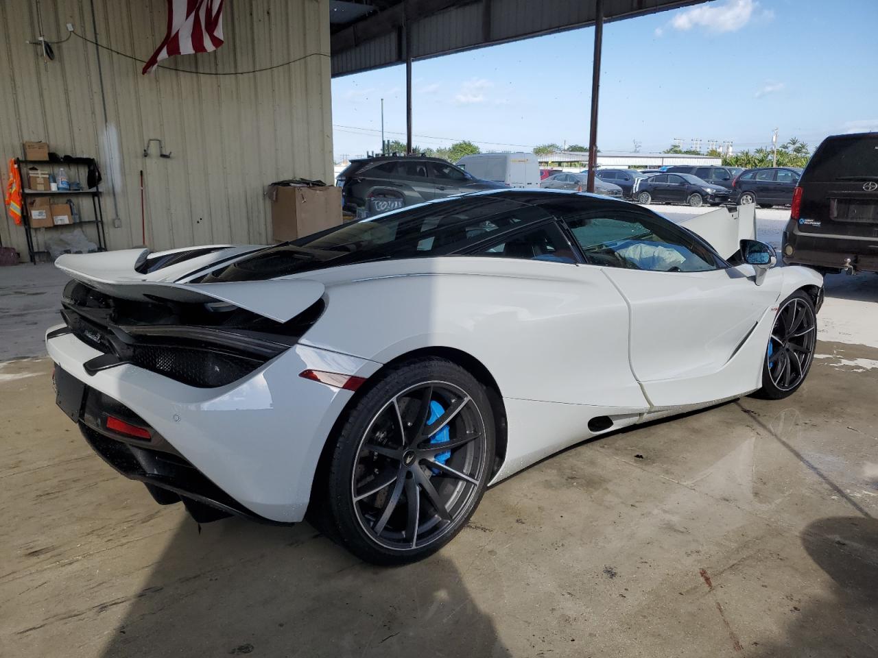 Photo 2 VIN: SBM14DCA3MW005899 - MCLAREN 720S 