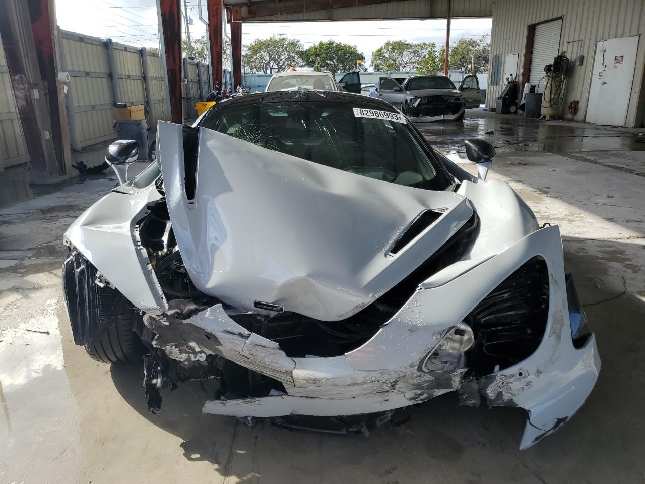 Photo 4 VIN: SBM14DCA3MW005899 - MCLAREN 720S 