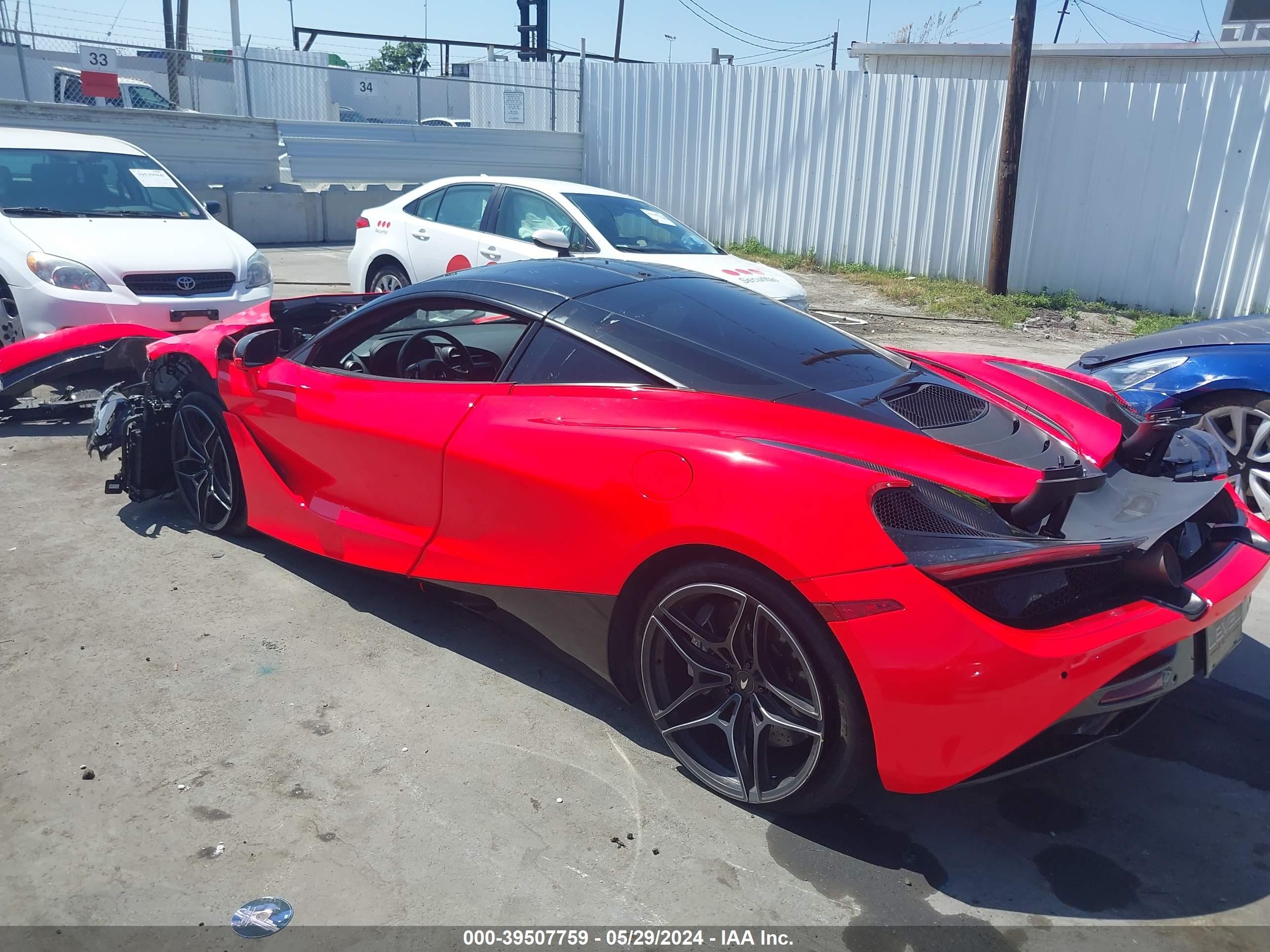 Photo 2 VIN: SBM14DCA9KW002499 - MCLAREN 720S 