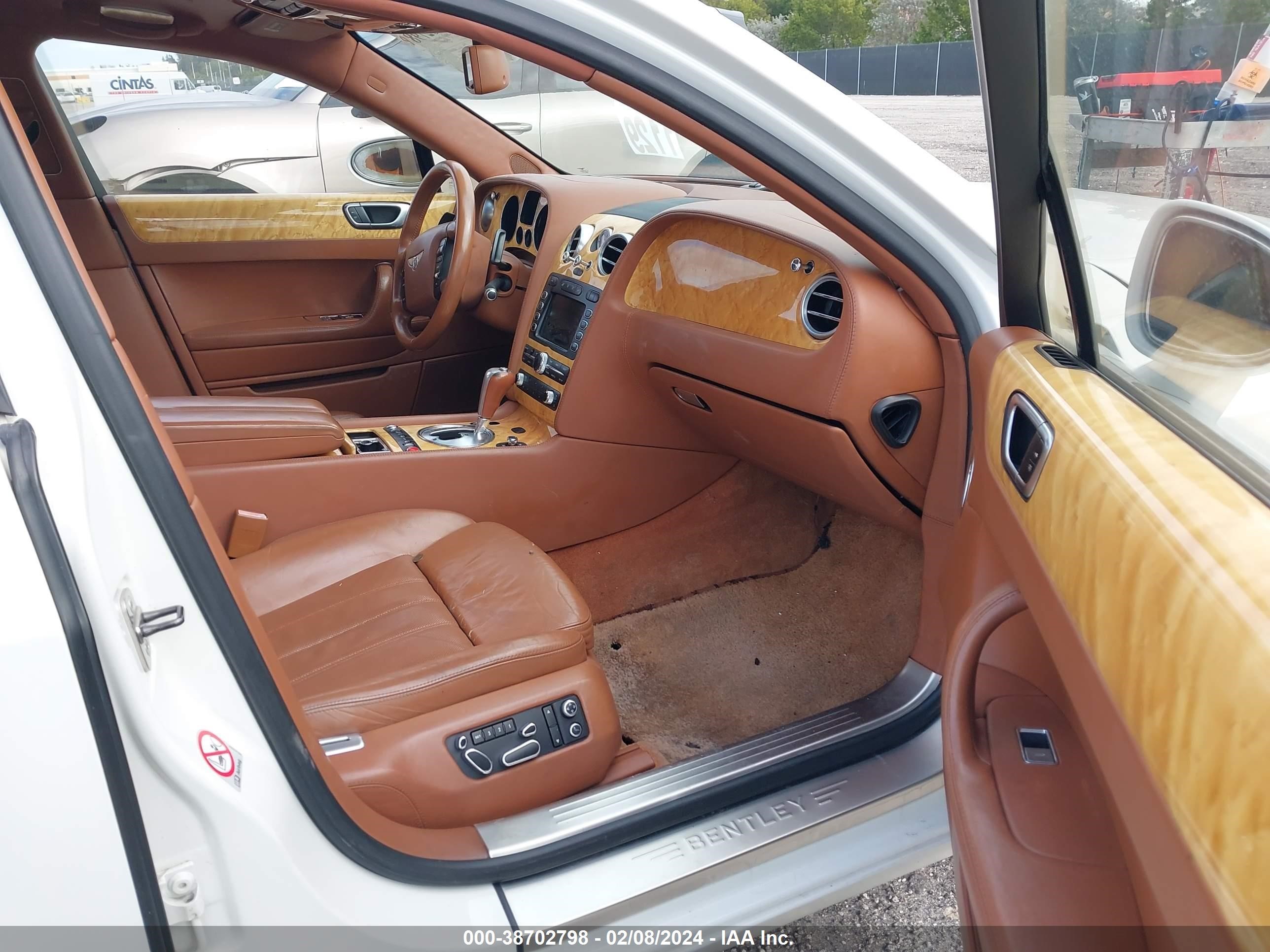 Photo 4 VIN: SCBBR53WX6C036378 - BENTLEY CONTINENTAL FLYING SPUR 