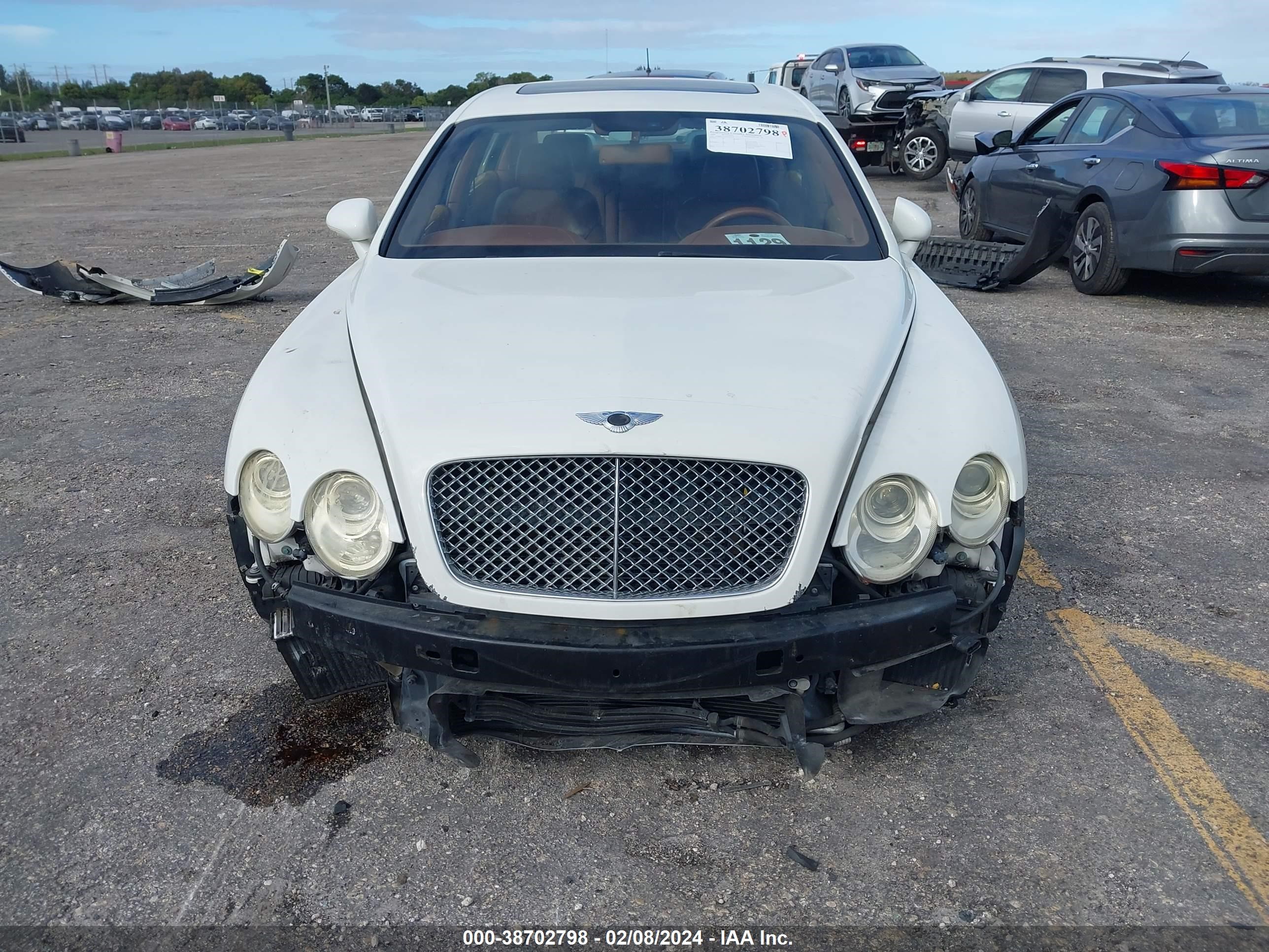 Photo 5 VIN: SCBBR53WX6C036378 - BENTLEY CONTINENTAL FLYING SPUR 