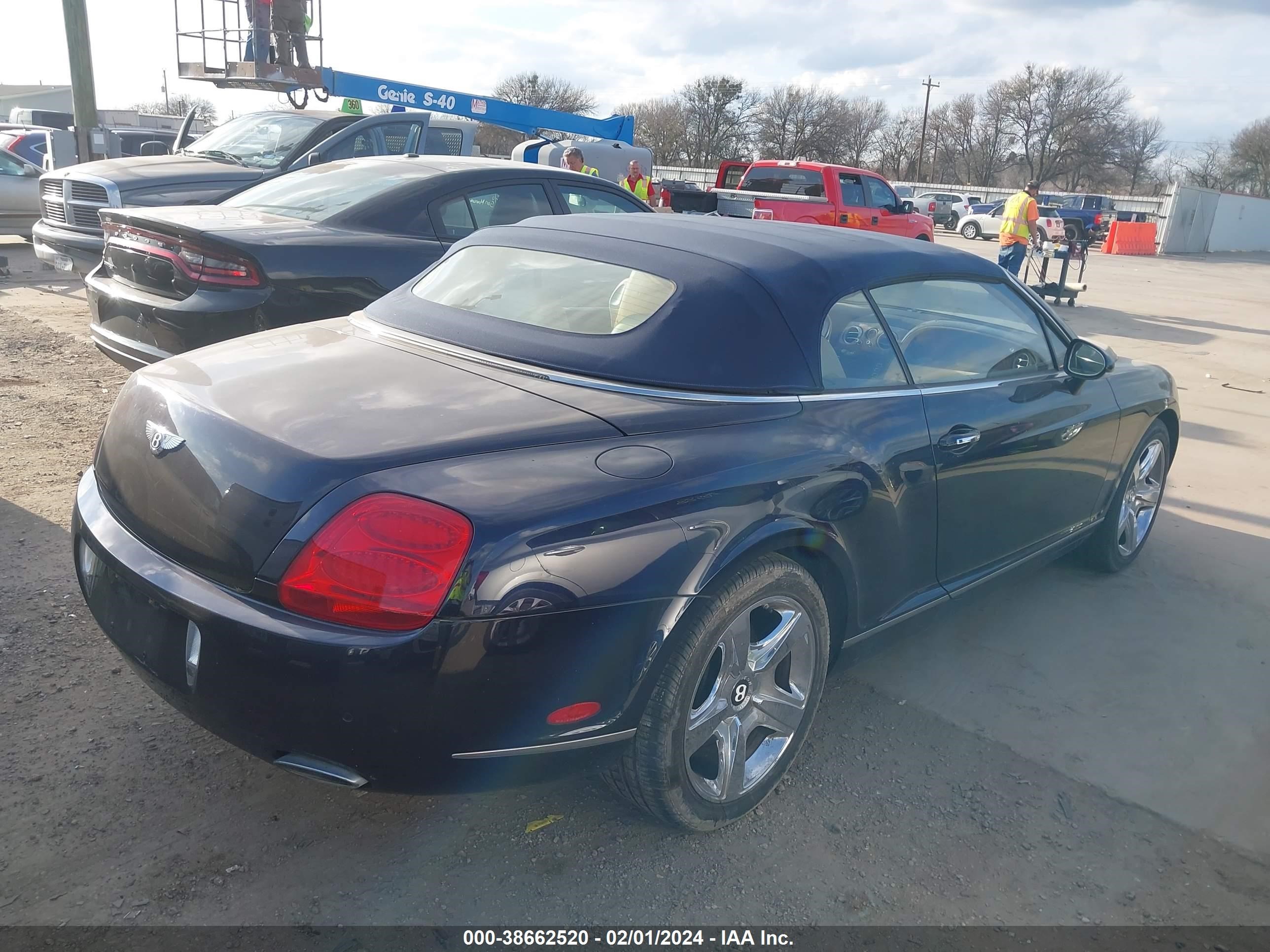 Photo 3 VIN: SCBDR33W68C056157 - BENTLEY CONTINENTAL GT 