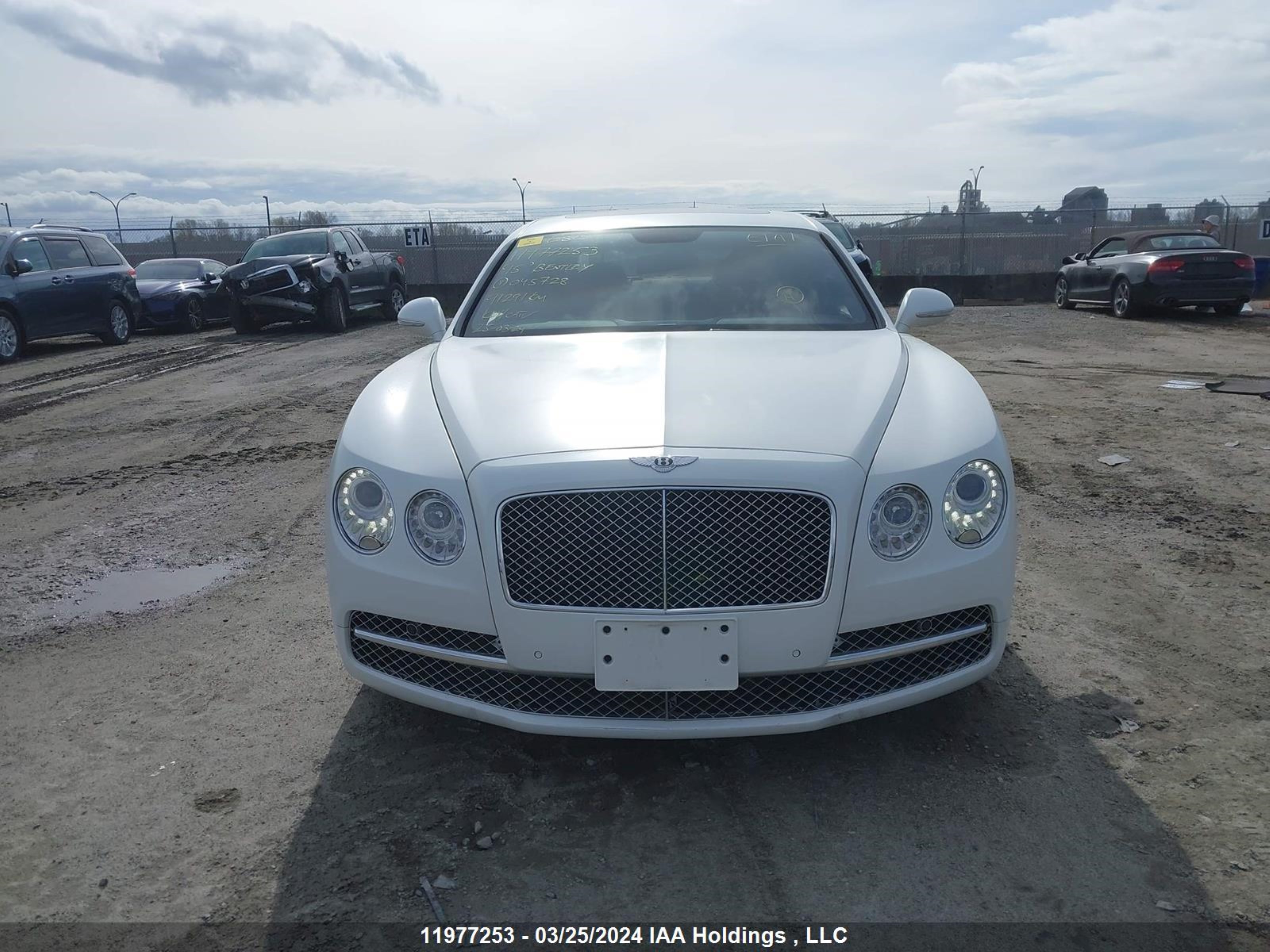 Photo 11 VIN: SCBEC9ZAXFC045728 - BENTLEY FLYING SPUR 