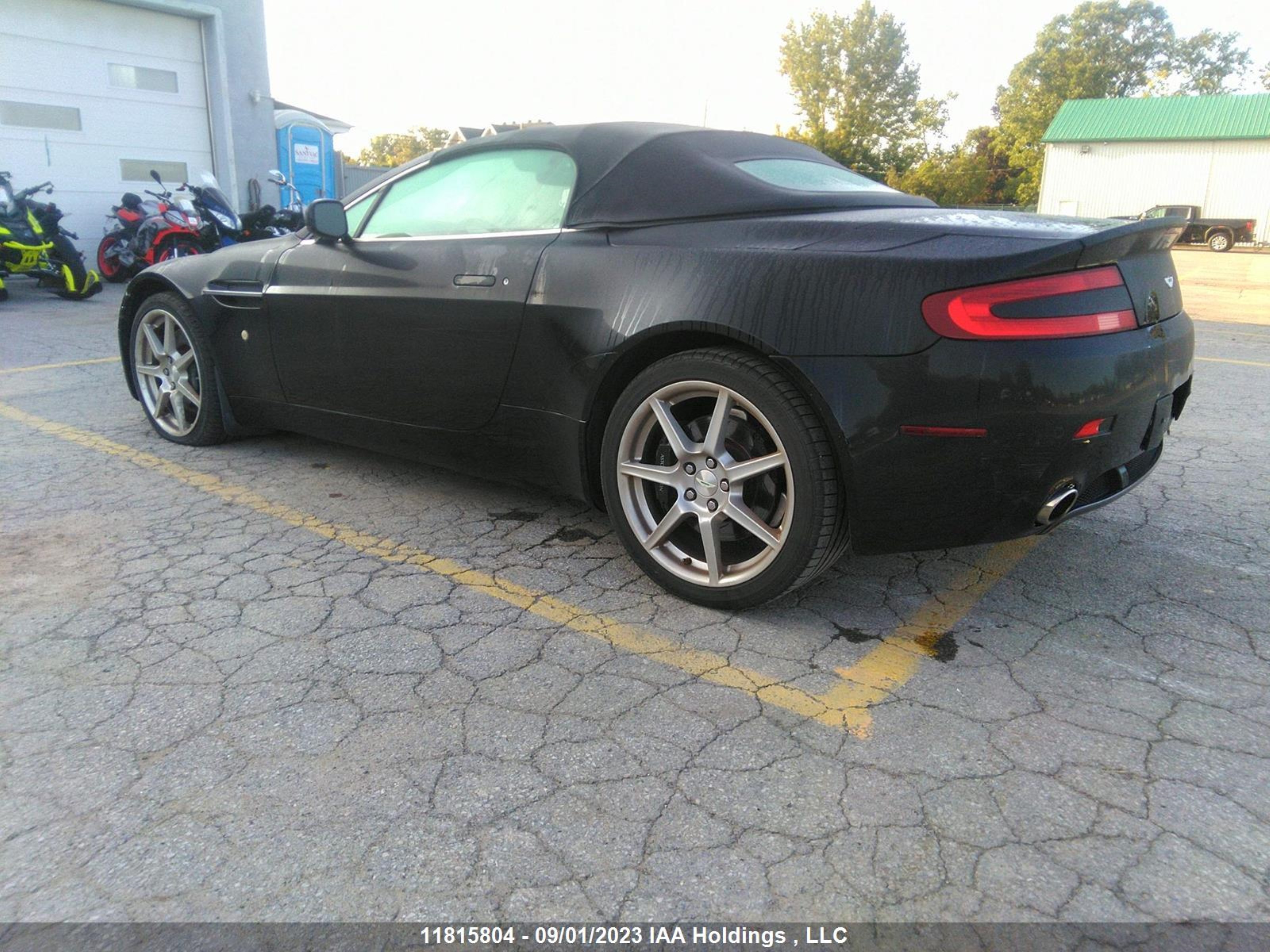 Photo 2 VIN: SCFBF04BX8GD10053 - ASTON MARTIN VANTAGE 