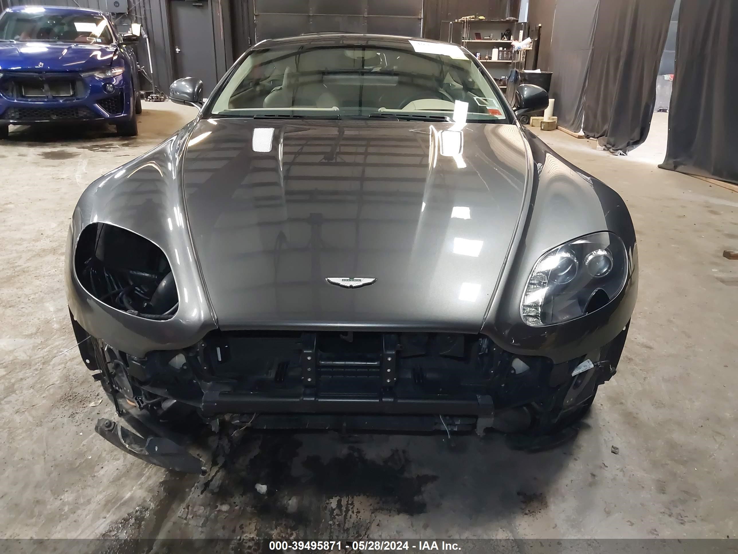 Photo 11 VIN: SCFEKBDL3CGC15758 - ASTON MARTIN VANTAGE 