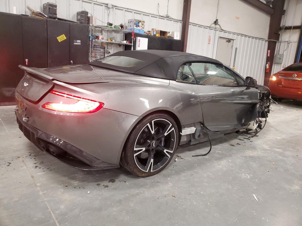 Photo 2 VIN: SCFPMCLZ0JGK03737 - ASTON MARTIN V12 VANQUISH 