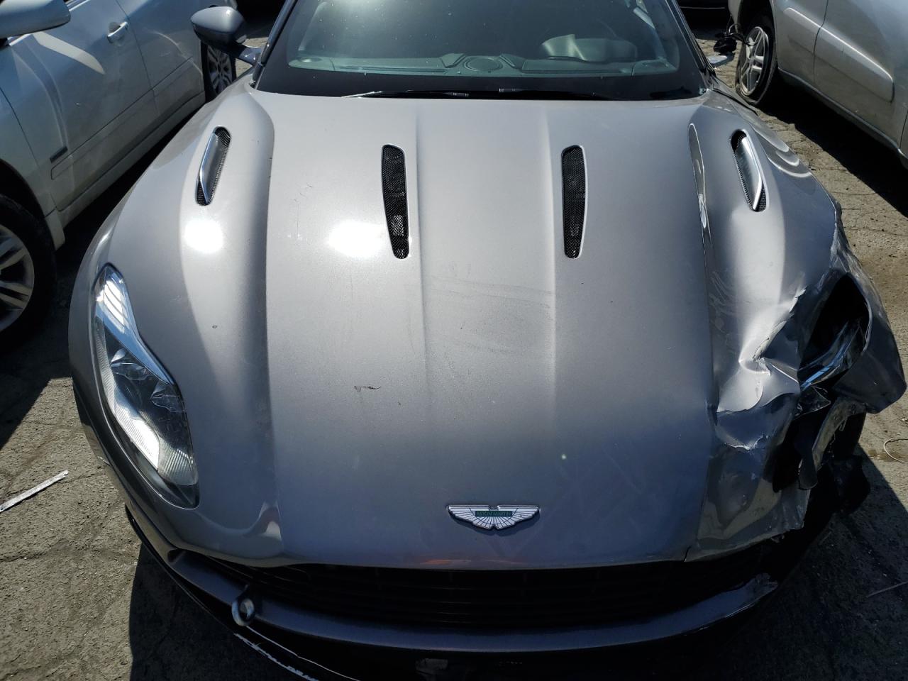 Photo 10 VIN: SCFRMFAV4JGL03379 - ASTON MARTIN DB11 