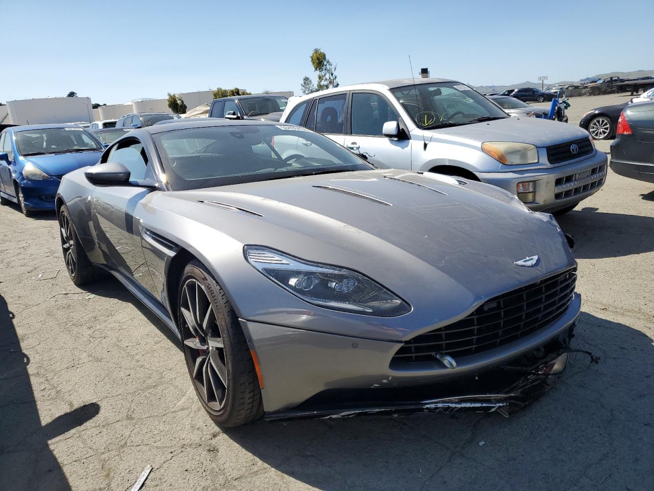 Photo 3 VIN: SCFRMFAV4JGL03379 - ASTON MARTIN DB11 