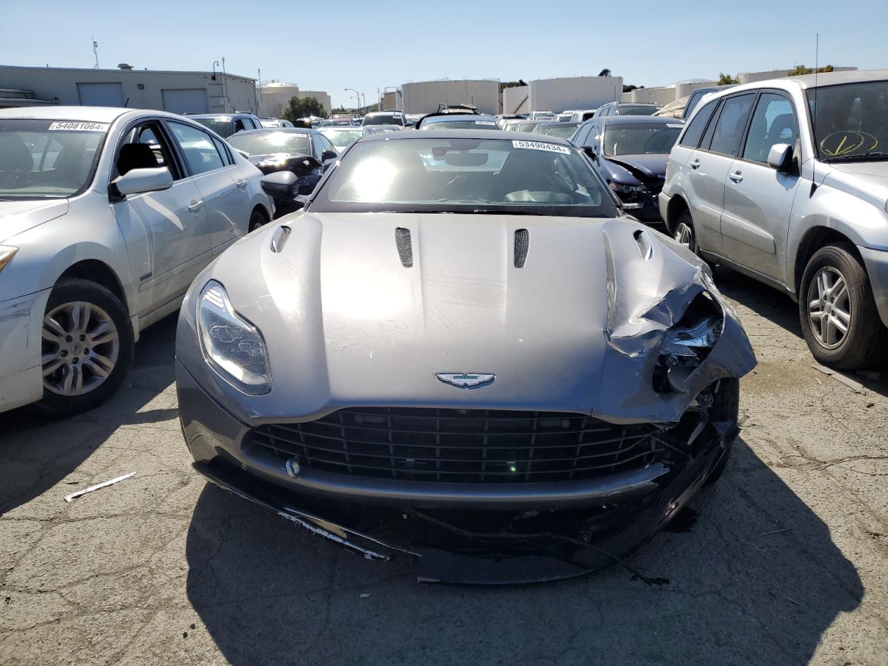 Photo 4 VIN: SCFRMFAV4JGL03379 - ASTON MARTIN DB11 