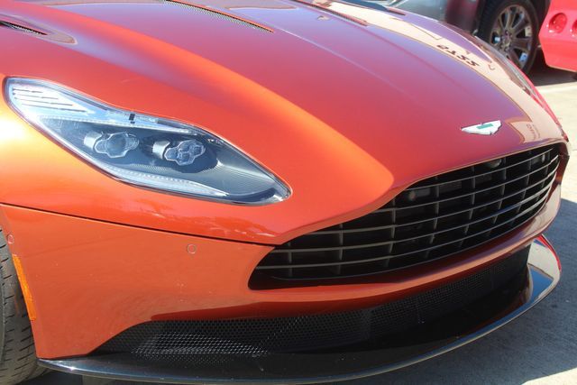 Photo 5 VIN: SCFRMFAV7HGL02494 - ASTON MARTIN DB11 