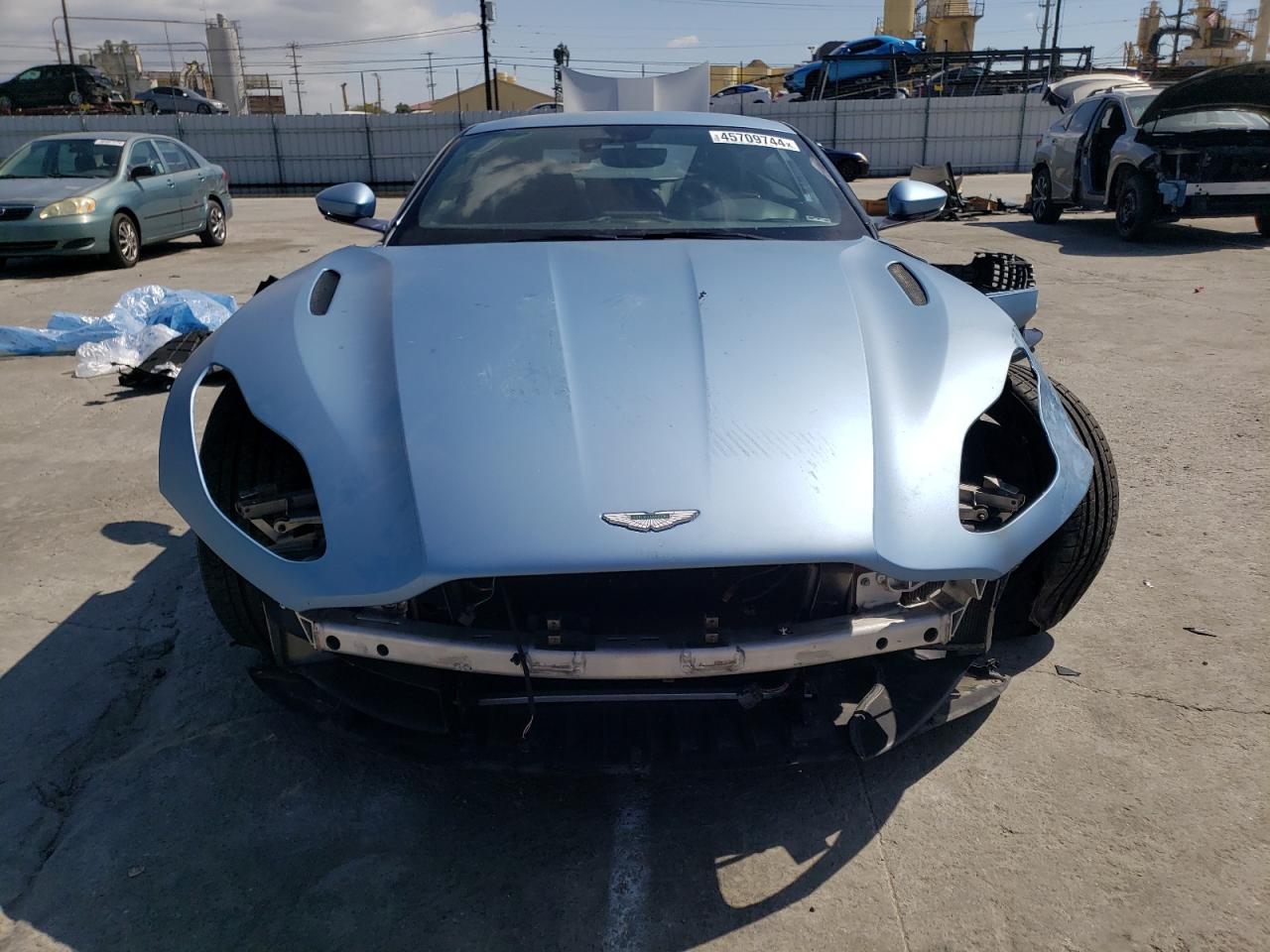 Photo 4 VIN: SCFRMFAW3LGL08973 - ASTON MARTIN DB11 