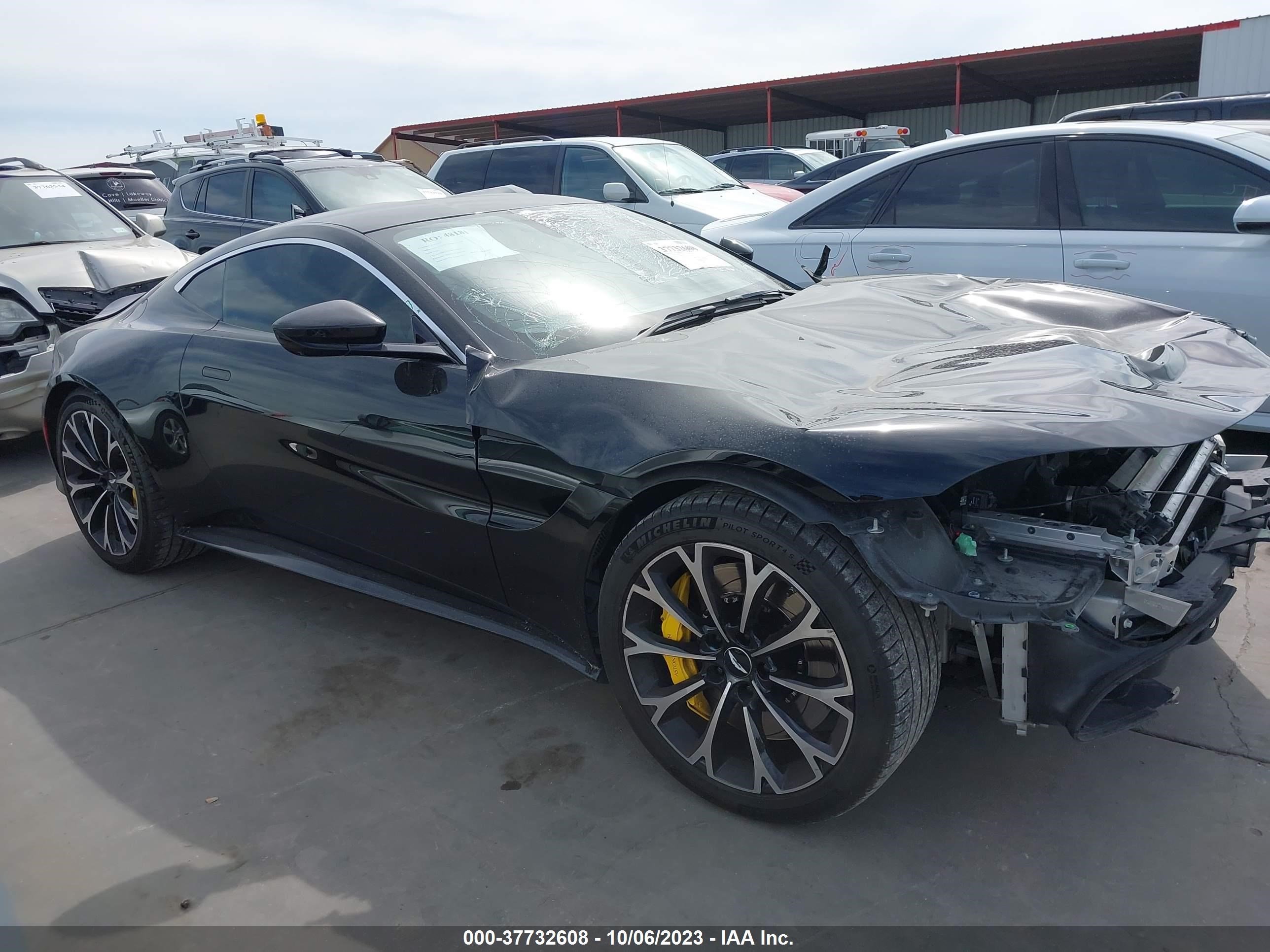 Photo 13 VIN: SCFSMGAW2KGN00259 - ASTON MARTIN VANTAGE 